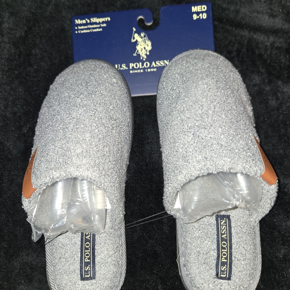 U.S. Polo Assn. Black Slippers Size M